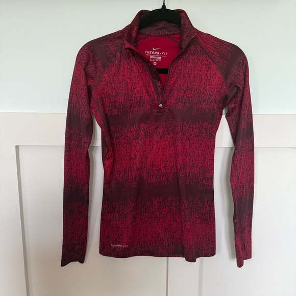 Nike Therma-Fit Pullover Women’s Size XS Quarter Zip Just Do It Print Red Black - Picture 1 of 8